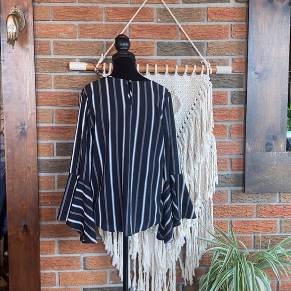 🖤 Sweet Wanderer Pinstripe Blouse - Picture 3 of 5